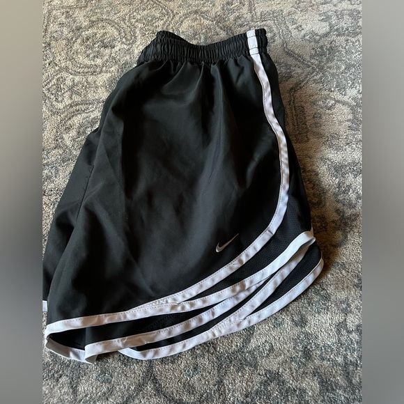 Nike Women's Dri-fit Tempo Track 3.5 Short - Picture 8 of 8